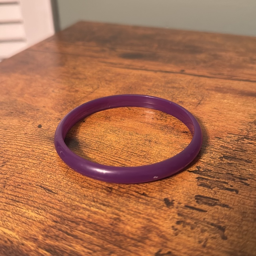Vintage Plastic Bangle Bracelet, Purple, Retro, Boho - Picture 3 of 8
